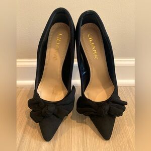 Closeout❣️Ladies Black Pumps by Liliana